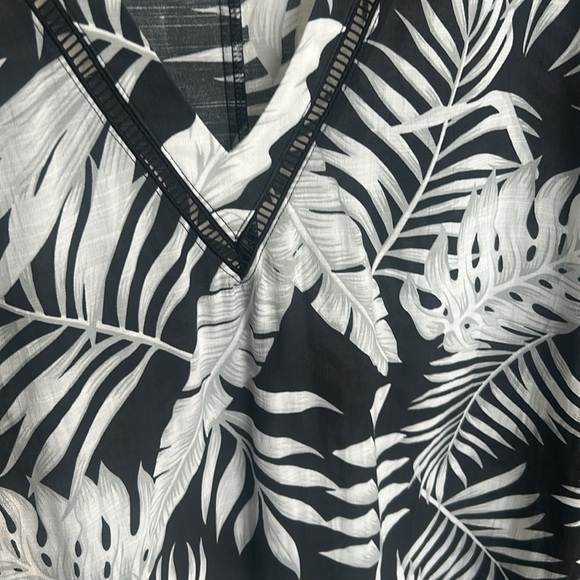 Tahari Tropical Swimsuit Cover Up Black and White Floral Print Size M - Picture 8 of 13